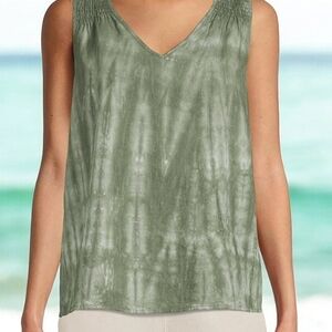 🌸Womens Time and Tru Green V-Neck Tank Top